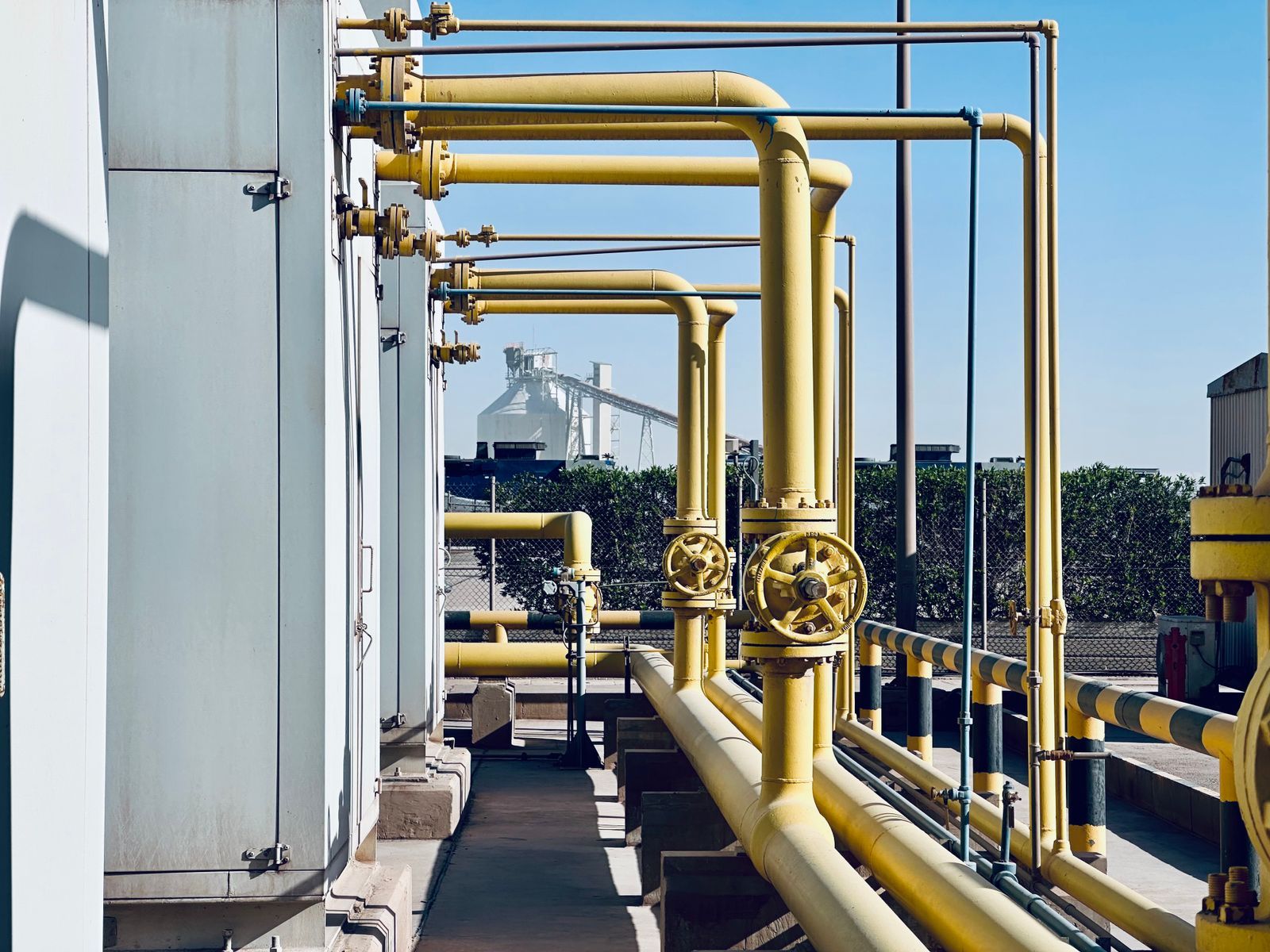 Process plant pipework with valves and gauges